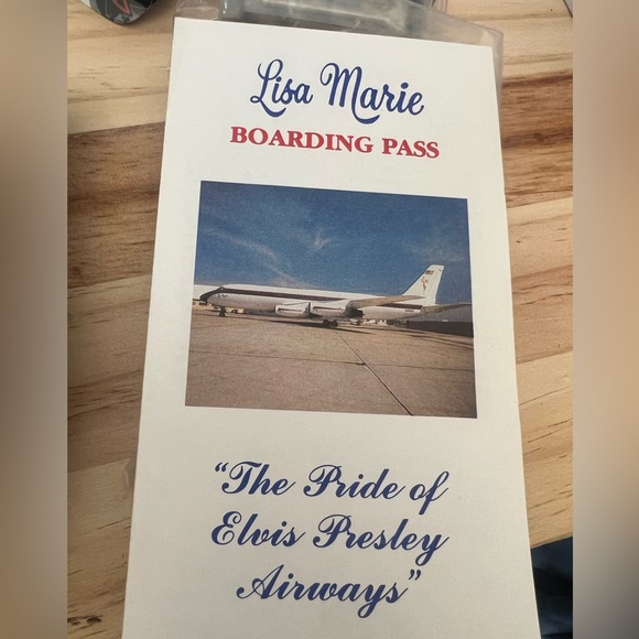 Graceland pamphlets - Picture 1 of 5